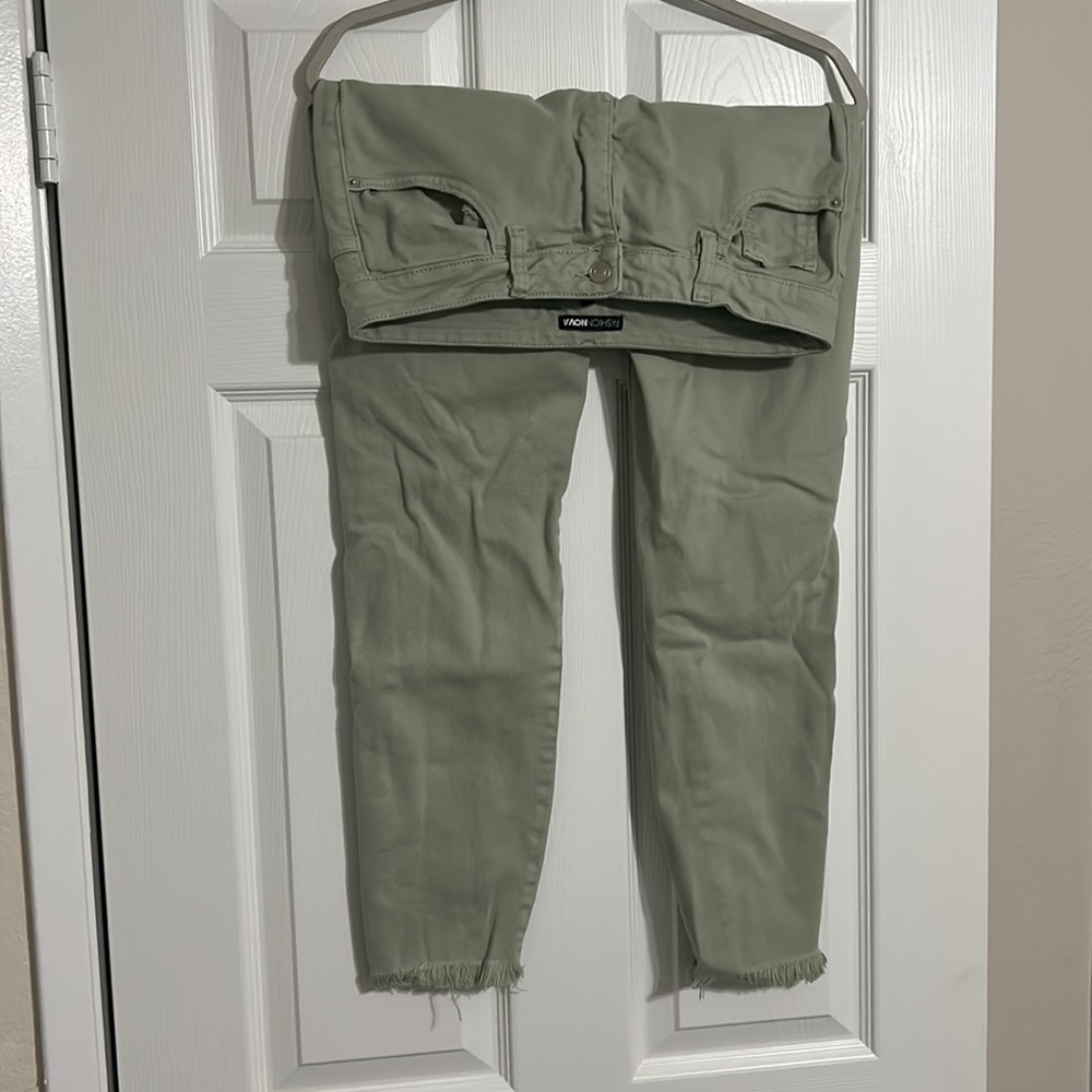 FashionNova Sage Green Ripped Skinny Jeans Sz11